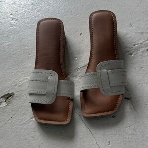 Matisse footwear classic beach Square Toe Slide Sandals in white and Brown sz 9